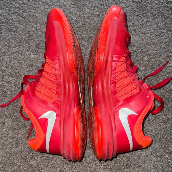 Men’s Nike Hyperdunk Sneakers - Picture 4 of 9